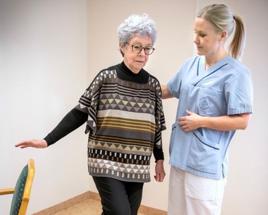 Olika övningar för rehabilitering av äldre patienter på VC eller i hemmetErika Stenbäck Fysioterapeut Lillåns VC
