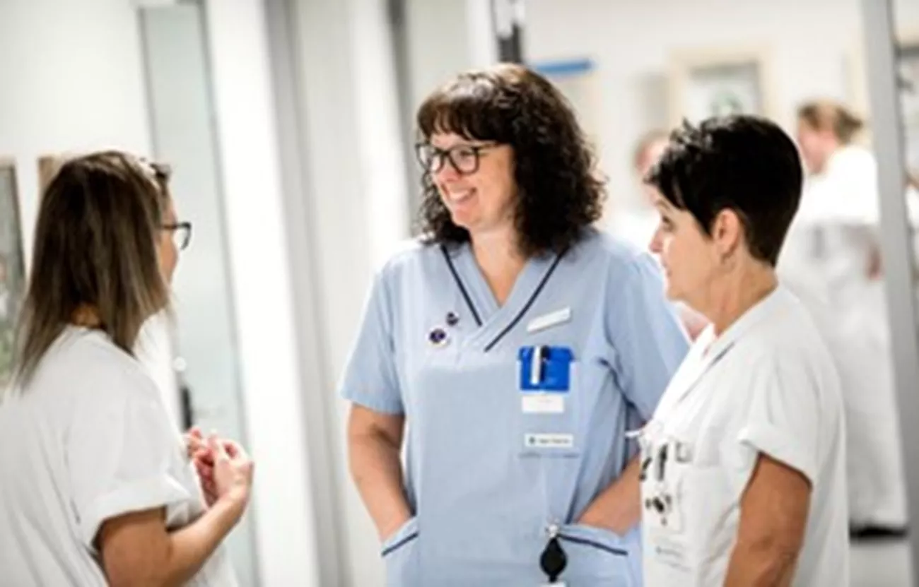 Personal i korridor, Kopparbergs vårdcentral.